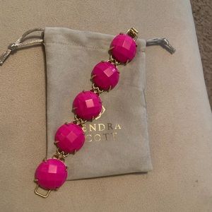 Rare Kendra Scott magenta Cassie bracelet. Never worn.